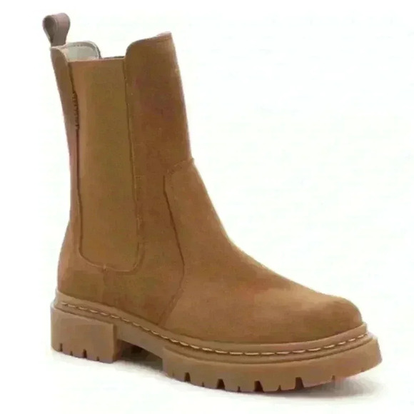Bull Boxer Shoes - Bull Boxer Size 7 Tan Suede Nadia Chelsea Boot. Like New condition